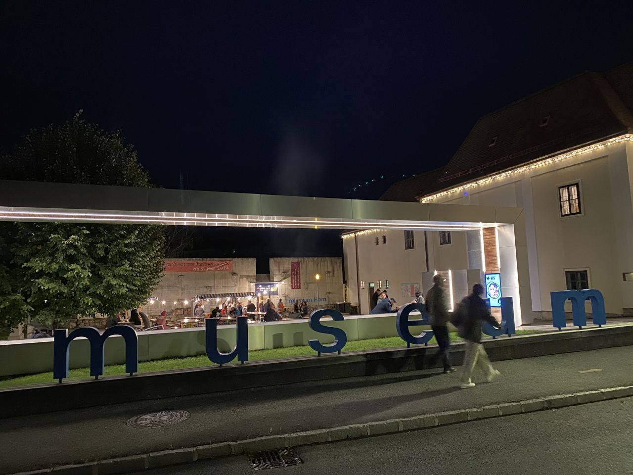 Museum Horn, Außenansicht bei Nacht (© Museumsmanagement Niederösterreich)